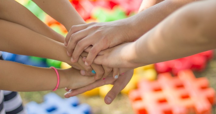 hands-2847508_1920